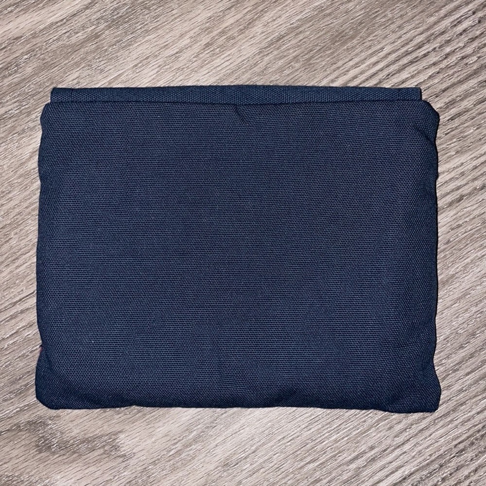 Delta x Someone Somewhere Toiletry Pouch - Picture 5 of 7